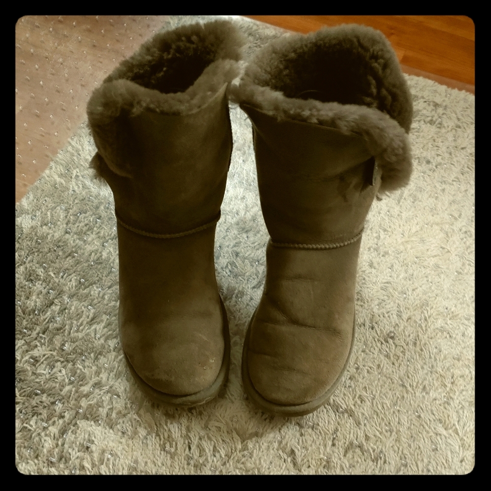 Grey Ugg Bailey Button